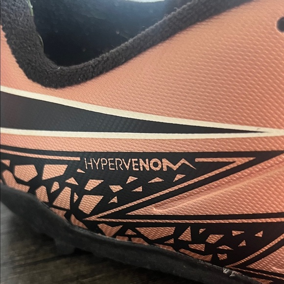 Nike Sneakers - Black and pink 5Y - Picture 2 of 8